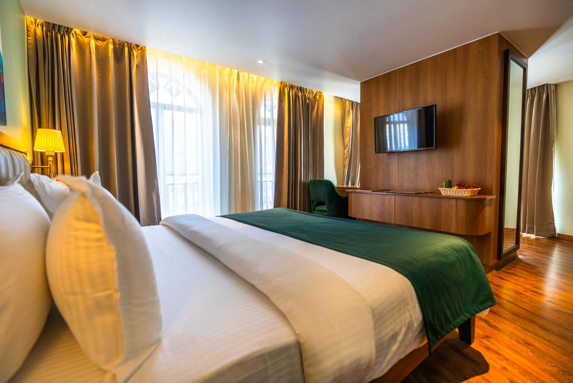 Clarks Inn Express, Ришикеш Экстерьер фото